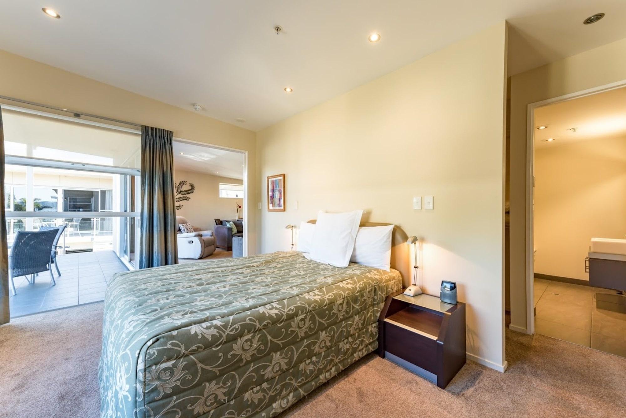 Edgewater Palms Apartments Пейхія Екстер'єр фото