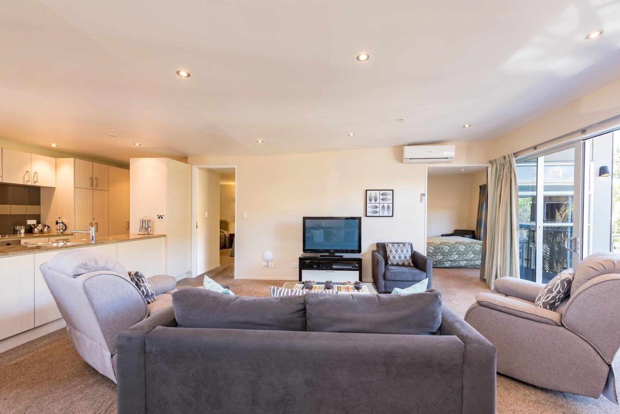 Edgewater Palms Apartments Пейхія Екстер'єр фото